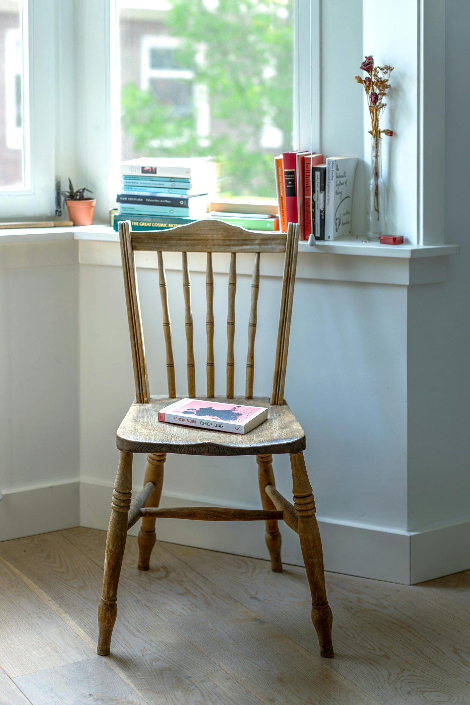 How to Seal Windows for Winter: A Comprehensive Guide Window1 1 How to Seal Windows for Winter: A Comprehensive Guide Window